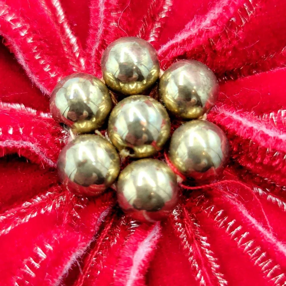 VTG Red & Gold Velvet Christmas Throw Pillow With Poinsettia Design Embroidery